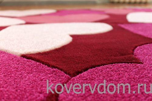 Авторский детский ковер ручной работы SMALL HEARTs Авторский детский ковер ручной работы SMALL HEARTs